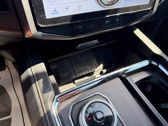 2024 Black Ford Expedition Platinum 4X4 SUV