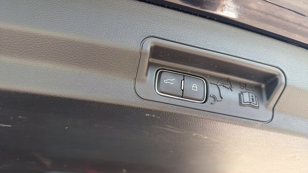 2023 Black Metallic Ford Explorer XLT 4X4 SUV
