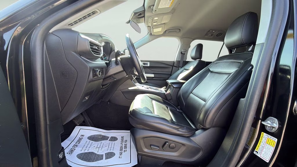 2023 Black Metallic Ford Explorer XLT 4X4 SUV