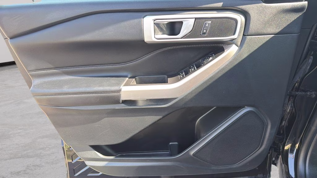2023 Black Metallic Ford Explorer XLT 4X4 SUV