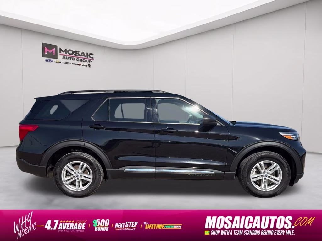 2023 Black Metallic Ford Explorer XLT 4X4 SUV