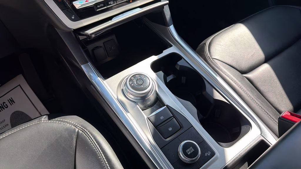 2023 Black Metallic Ford Explorer XLT 4X4 SUV
