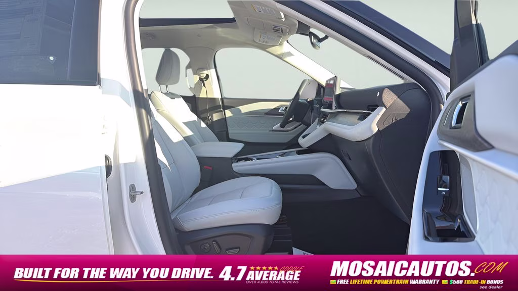 2026 White Metallic Ford Explorer Platinum 4X4 SUV