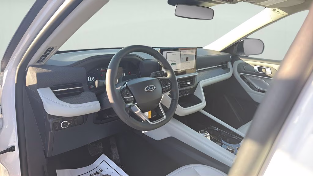 2026 White Metallic Ford Explorer Platinum 4X4 SUV