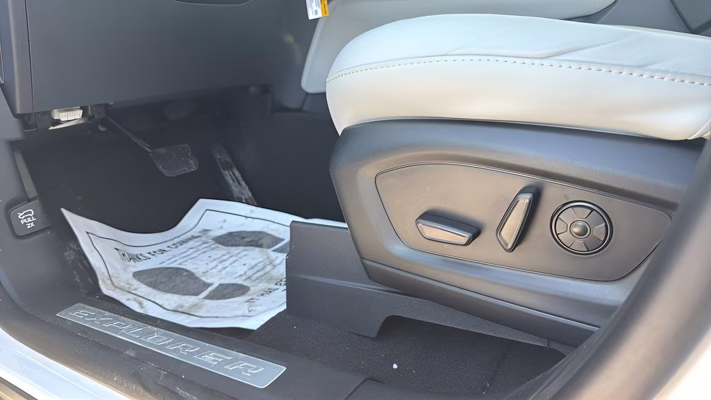 2026 White Metallic Ford Explorer Platinum 4X4 SUV