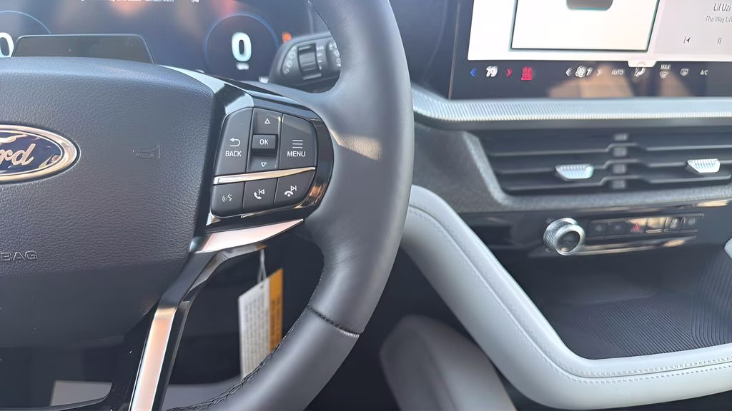2026 White Metallic Ford Explorer Platinum 4X4 SUV