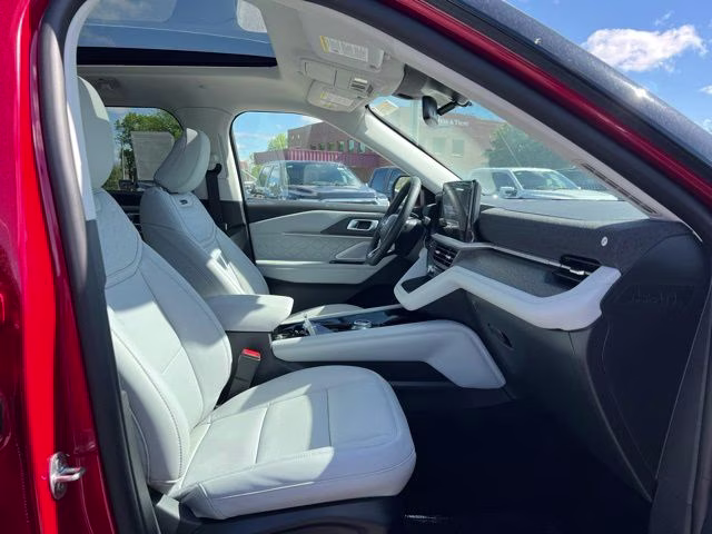 2026 Rapid Red Metallic Tinted Clearcoat Ford Explorer Platinum 4X4 SUV