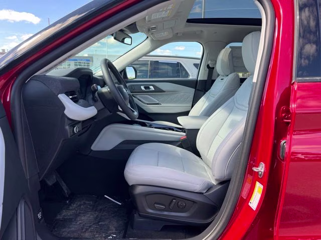 2026 Rapid Red Metallic Tinted Clearcoat Ford Explorer Platinum 4X4 SUV