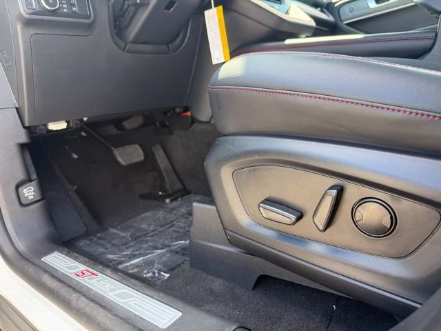 2026 Star White Metallic Tri-Coat Ford Explorer ST-Line 4X4 SUV