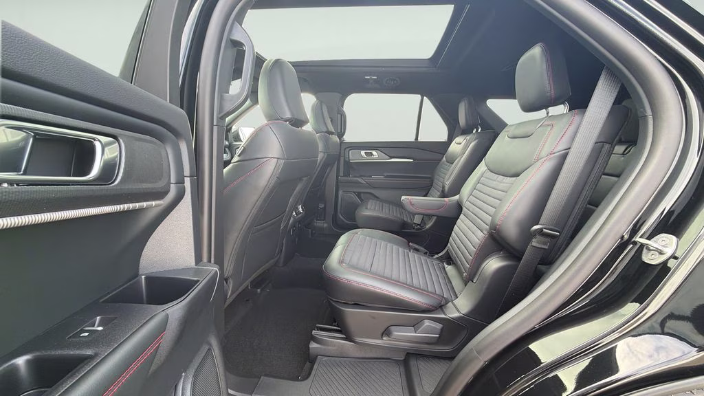 2026 Agate Black Metallic Ford Explorer ST-Line 4X4 SUV