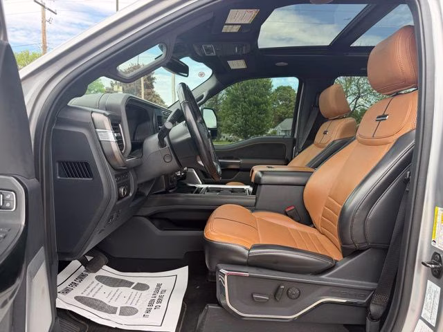 2023 Silver Ford Super Duty F-250 SRW Platinum 4X4 Truck
