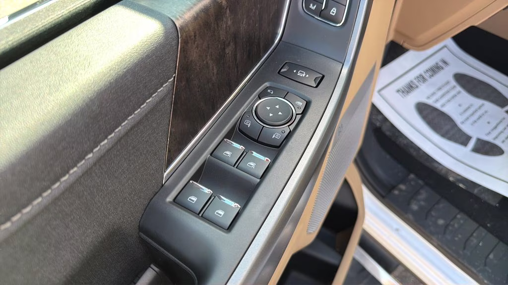 2026 Oxford White Ford Super Duty F-350 SRW Lariat 4X4 Truck