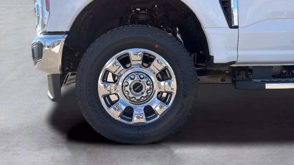 2026 Oxford White Ford Super Duty F-350 SRW Lariat 4X4 Truck