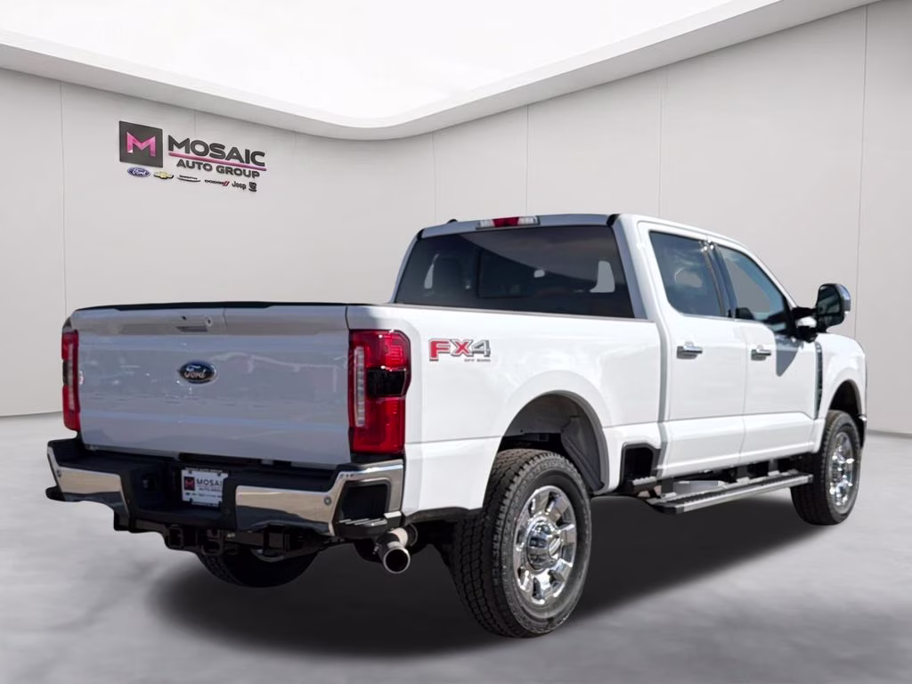 2026 Oxford White Ford Super Duty F-350 SRW Lariat 4X4 Truck