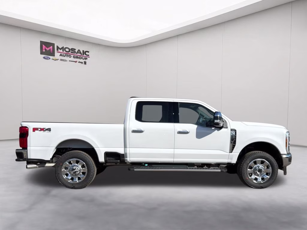 2026 Oxford White Ford Super Duty F-350 SRW Lariat 4X4 Truck