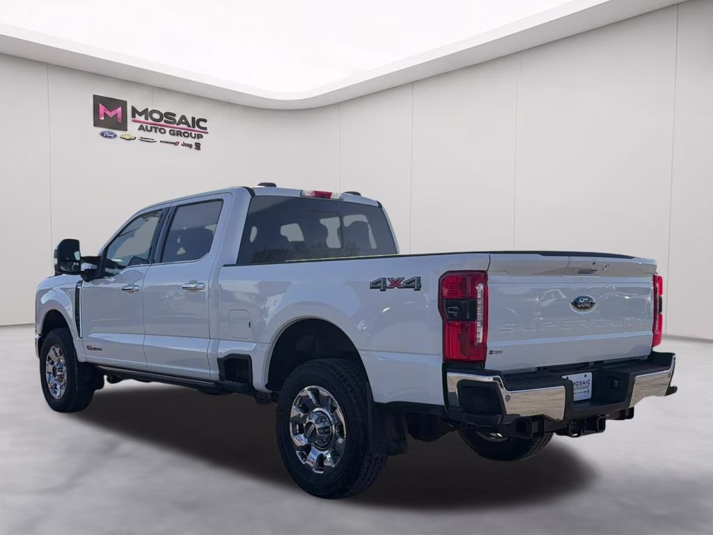 2026 White Metallic Ford Super Duty F-350 SRW Lariat 4X4 Truck