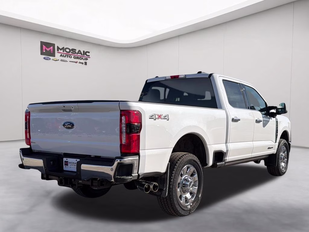 2026 White Metallic Ford Super Duty F-350 SRW Lariat 4X4 Truck