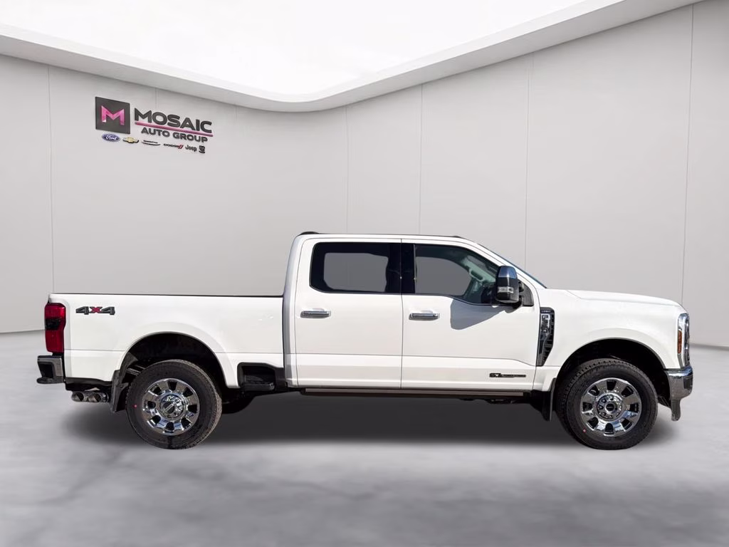 2026 White Metallic Ford Super Duty F-350 SRW Lariat 4X4 Truck