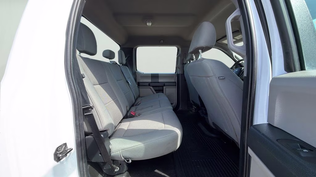 2022 Oxford White Ford Super Duty F-350 DRW XL 4X4 Truck