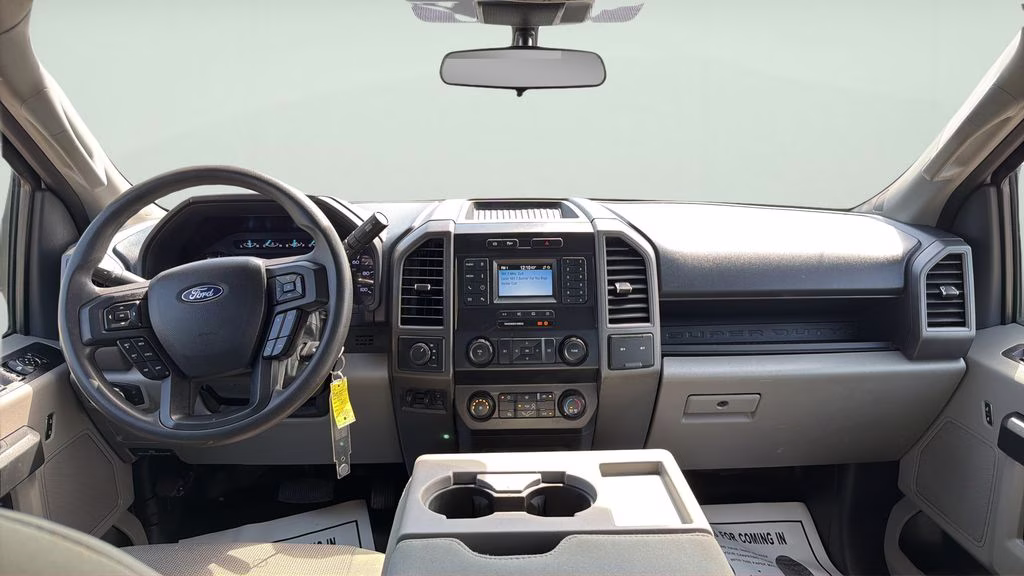 2022 Oxford White Ford Super Duty F-350 DRW XL 4X4 Truck