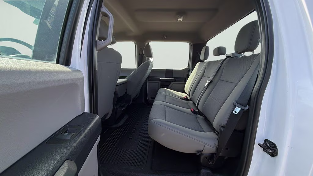 2022 Oxford White Ford Super Duty F-350 DRW XL 4X4 Truck