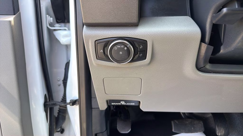 2022 Oxford White Ford Super Duty F-350 DRW XL 4X4 Truck