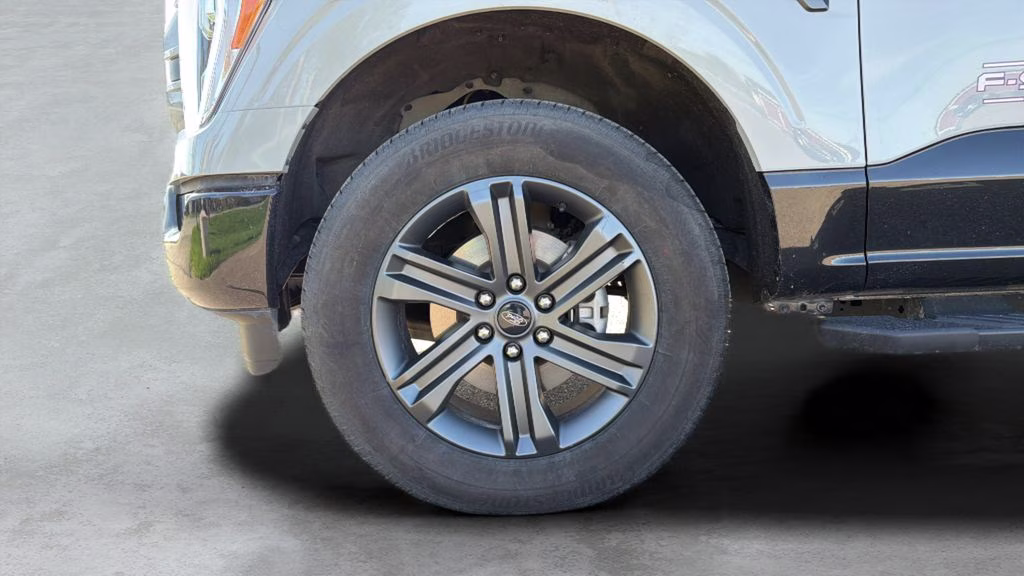 2023 Avalanche Ford F-150 XLT 4X4 Truck