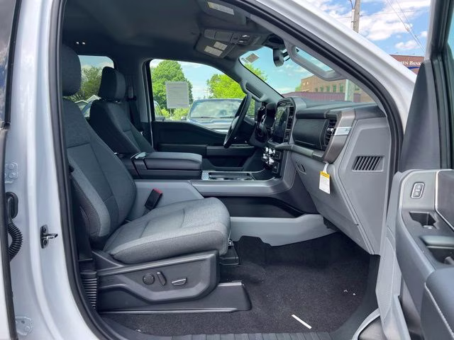 2026 Oxford White Ford F-150 XLT 4X4 Truck