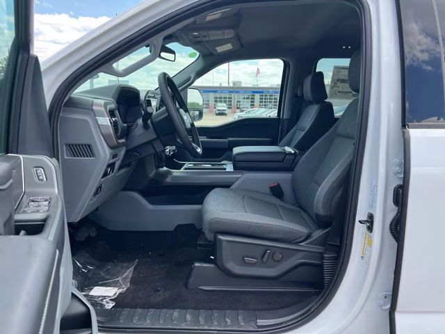 2026 Oxford White Ford F-150 XLT 4X4 Truck