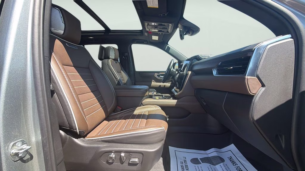 2025 Silver GMC Yukon Denali Ultimate 4X4 SUV