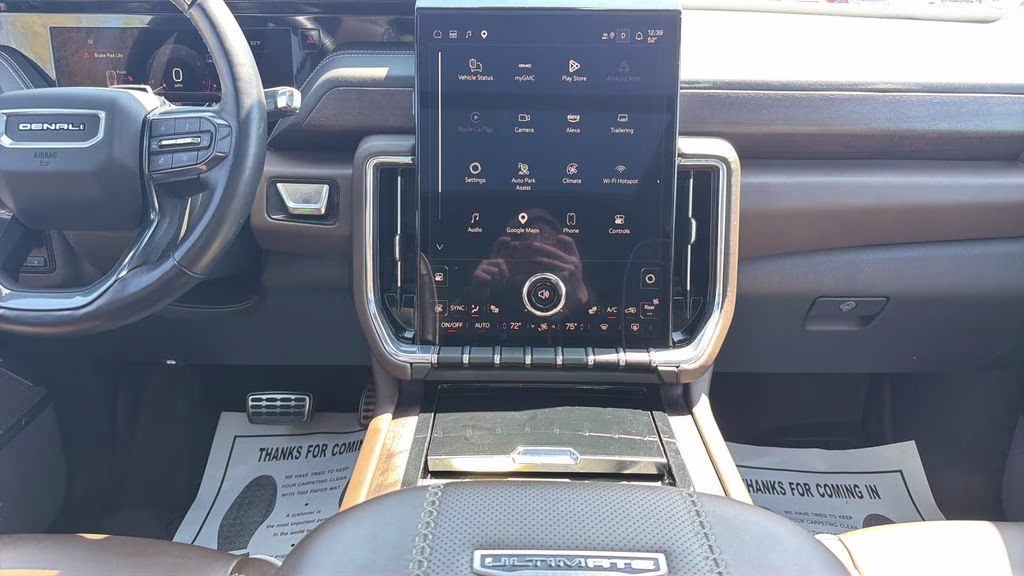 2025 Silver GMC Yukon Denali Ultimate 4X4 SUV