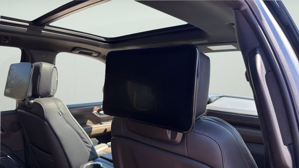 2025 Silver GMC Yukon Denali Ultimate 4X4 SUV
