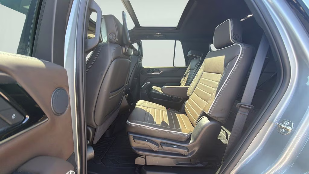 2025 Silver GMC Yukon Denali Ultimate 4X4 SUV