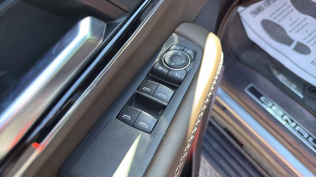 2025 Silver GMC Yukon Denali Ultimate 4X4 SUV