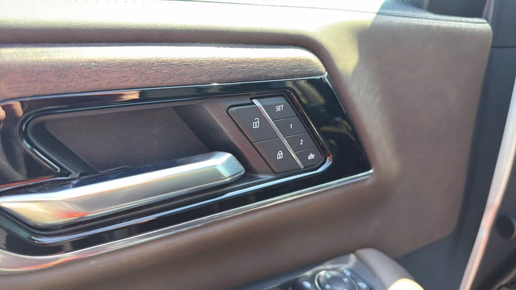 2025 Silver GMC Yukon Denali Ultimate 4X4 SUV