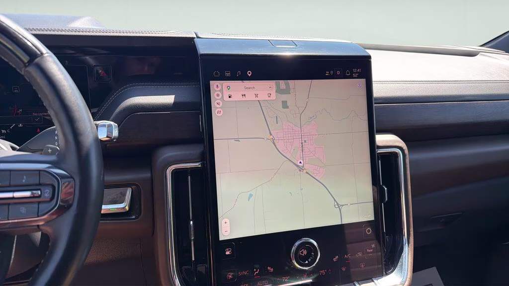 2025 Silver GMC Yukon Denali Ultimate 4X4 SUV