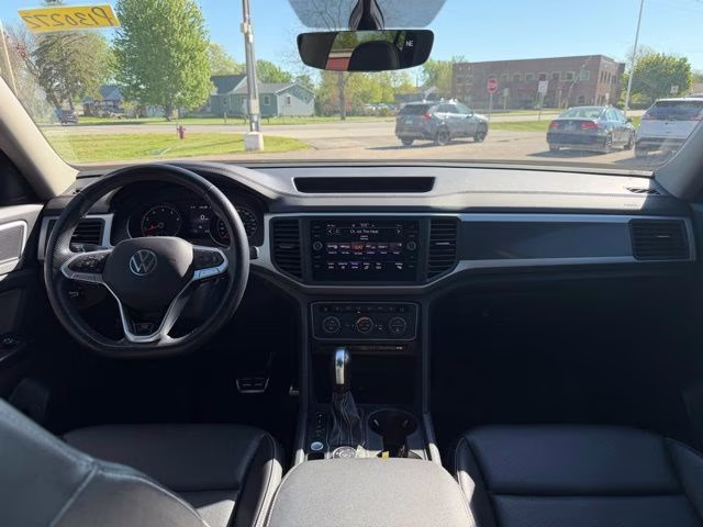 2021 Pyrite Silver Metallic Volkswagen Atlas 3.6L V6 SE w/Technology R-Line AWD SUV