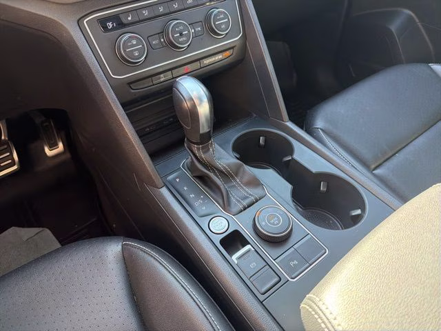 2021 Pyrite Silver Metallic Volkswagen Atlas 3.6L V6 SE w/Technology R-Line AWD SUV