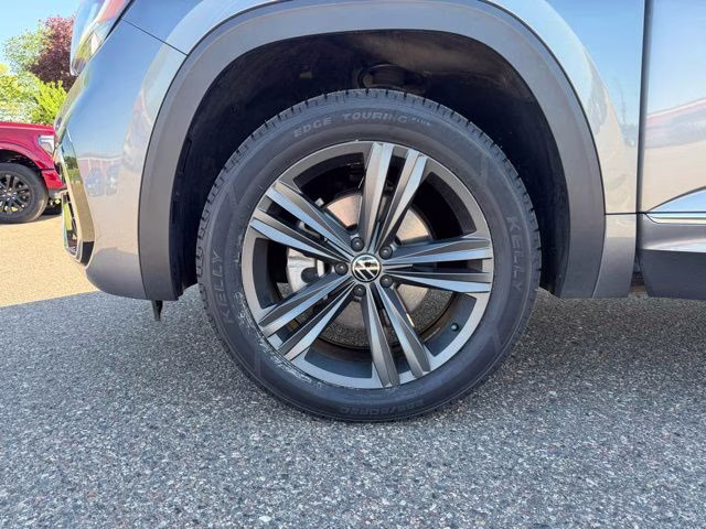 2021 Pyrite Silver Metallic Volkswagen Atlas 3.6L V6 SE w/Technology R-Line AWD SUV