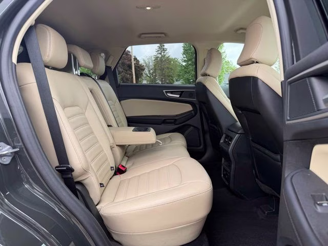 2023 Green Metallic Ford Edge SEL AWD SUV
