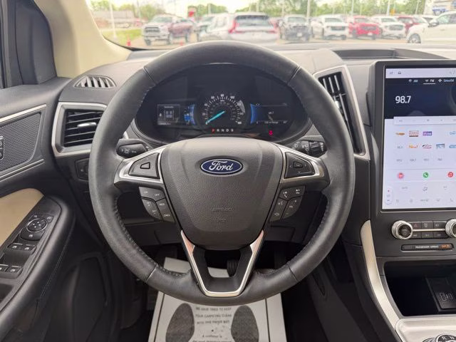 2023 Green Metallic Ford Edge SEL AWD SUV