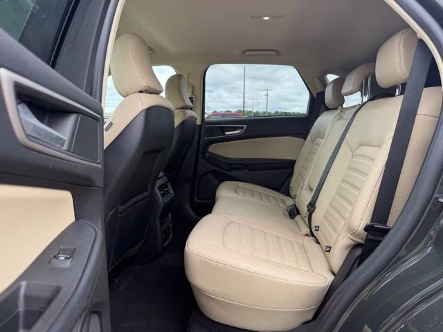 2023 Green Metallic Ford Edge SEL AWD SUV