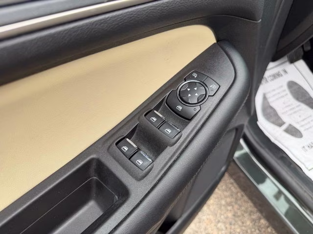 2023 Green Metallic Ford Edge SEL AWD SUV