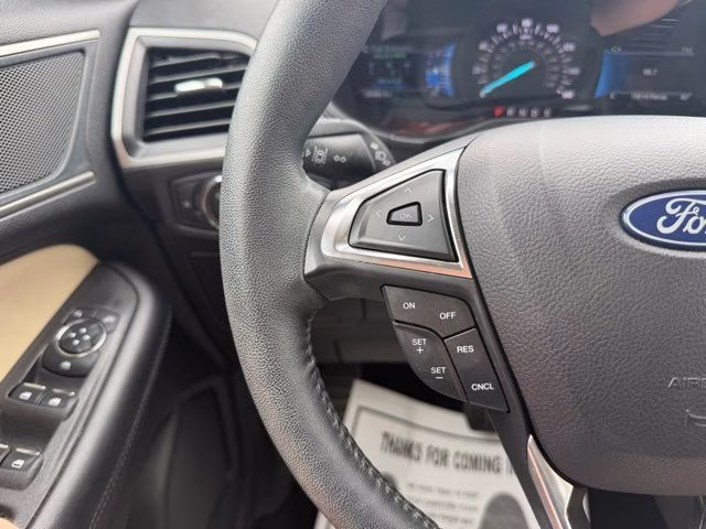 2023 Green Metallic Ford Edge SEL AWD SUV