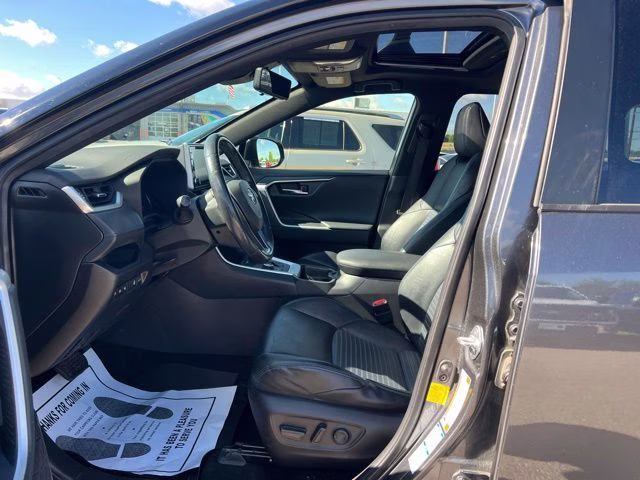 2019 Magnetic Gray Metallic Toyota RAV4 Hybrid XSE AWD SUV