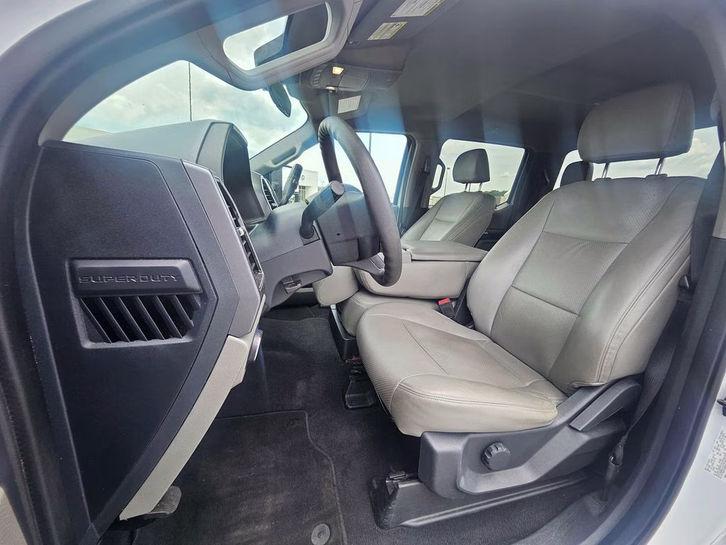 2022 Oxford White Ford Super Duty F-250 SRW XLT 4X4 Truck