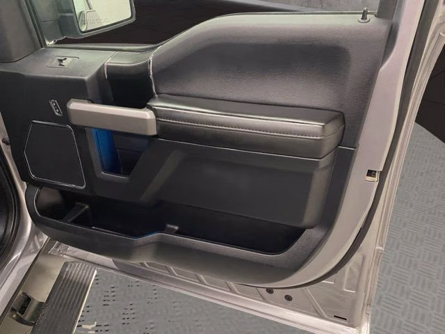 2020 Silver Metallic Ford F-150 Platinum 4X4 Truck