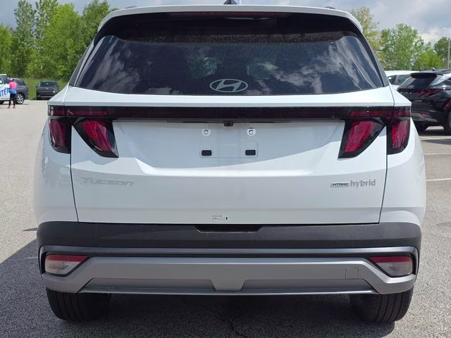 2026 Creamy White Pearl Hyundai Tucson Hybrid SEL AWD SUV
