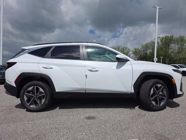 2026 Creamy White Pearl Hyundai Tucson Hybrid SEL AWD SUV