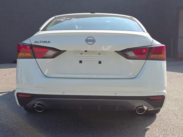 2026 Pearl White Tricoat Nissan Altima 2.5 SV FWD Sedan